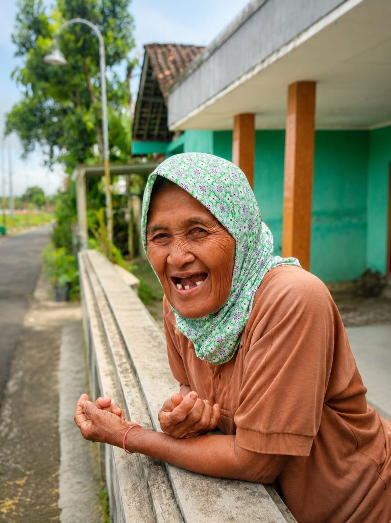 Mbah Mursidah lansia binaan donasibaju.id di Moyudan Sleman