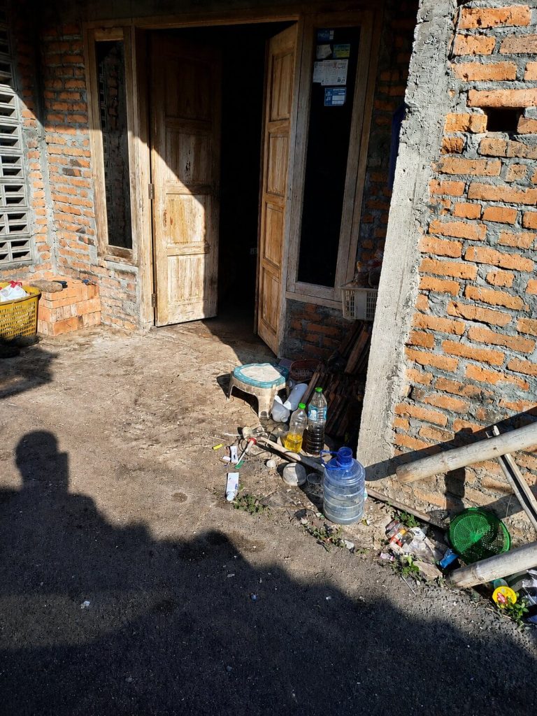 Mbah Sahal lansia dhuafa binaan donasibaju.id di Yogyakarta